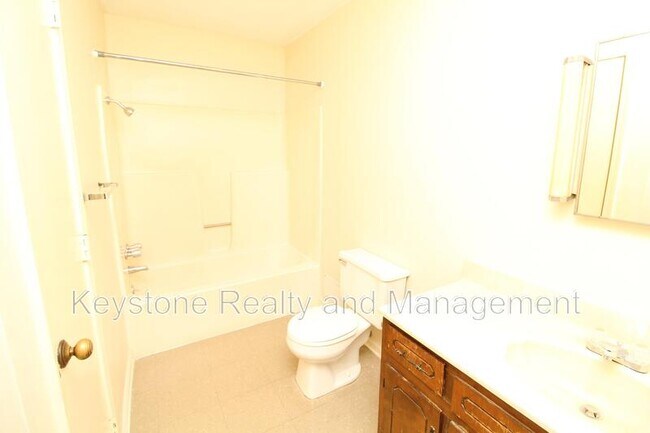 1935 High St Unit 7
