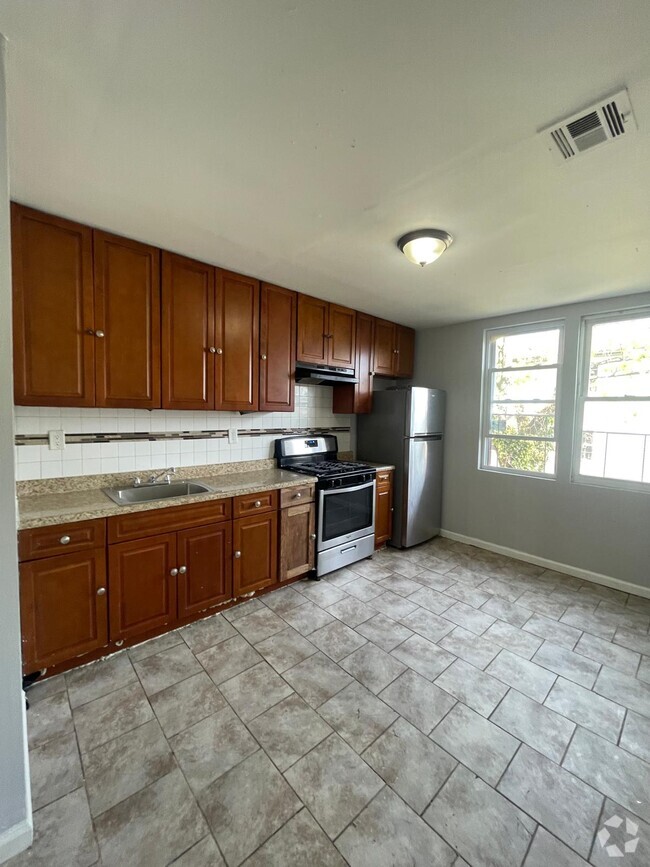 Building Photo - 64 Rutgers Ave Unit 2 Rental
