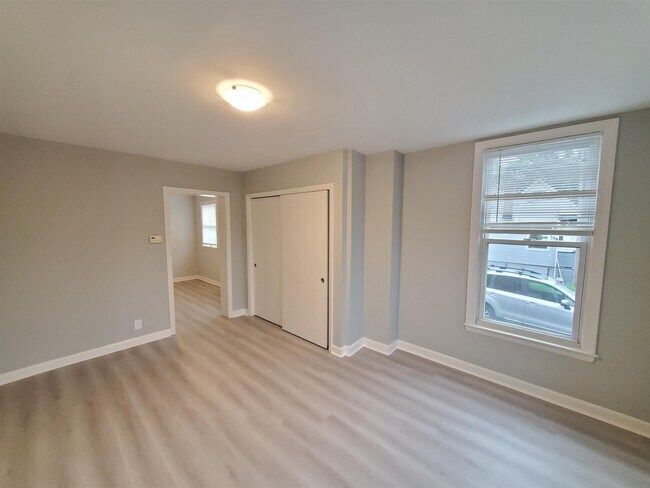 Building Photo - 146 Highland Ave Unit 1