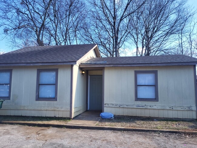 Building Photo - 2016 Chalet Ln NW