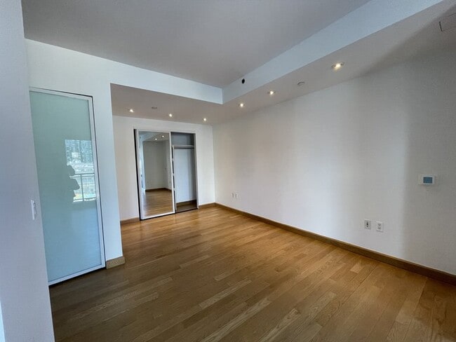 Photo - 438 W 37th St Unit 11F