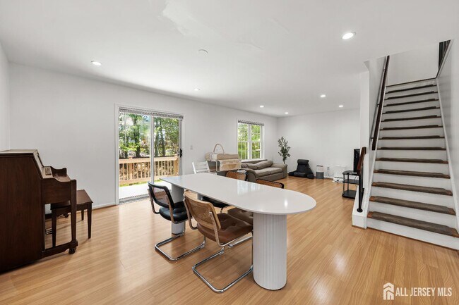 Photo - 5 Hawthorn Dr