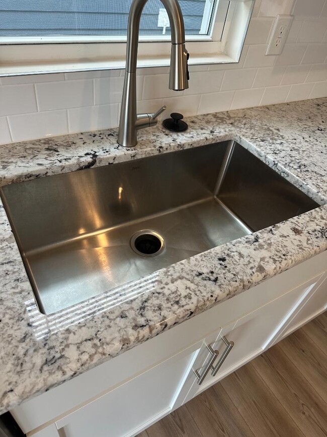 Photo - 1632 Laforce Cv