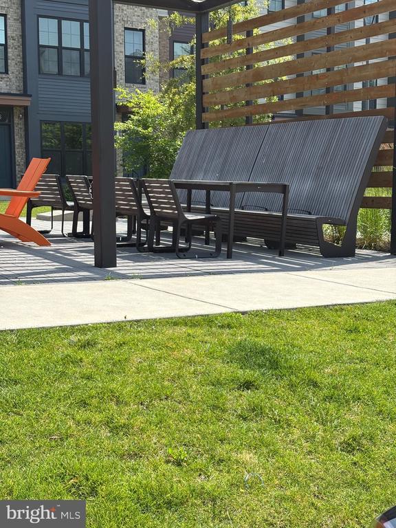 Photo - 7373 Arlington Blvd