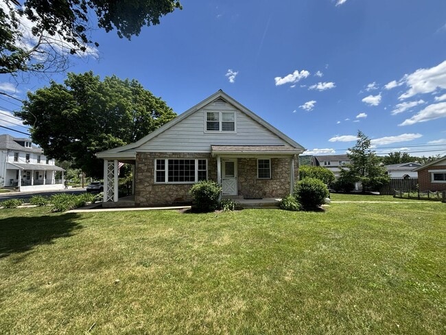 Photo - 3/4 Bedroom Emmaus Rental $2,200 Month