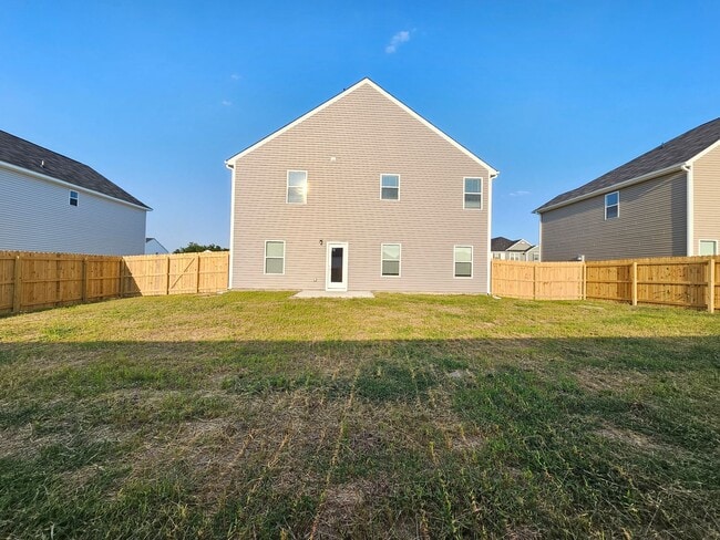 Photo - 349 Wicklow Ln