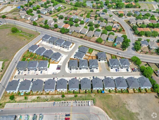 Building Photo - 6734 Summer Fest Dr Rental