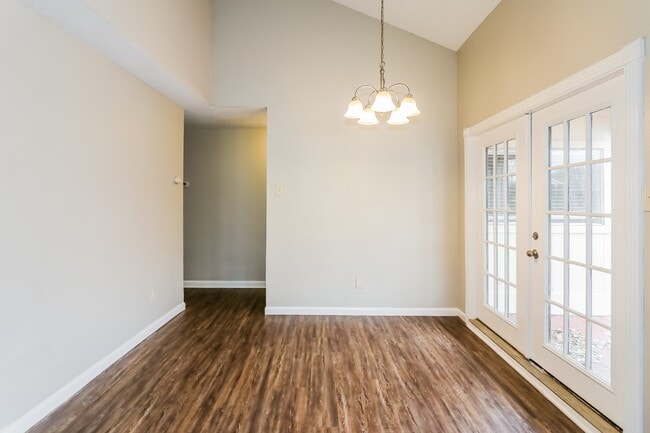 Photo - 10810 Lakewood Oaks Dr