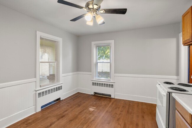 Photo - 2111 Madison St Apartment Unit Lower