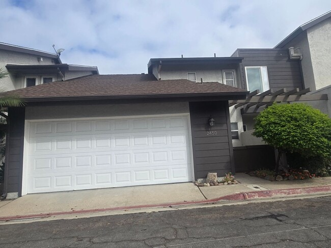 Building Photo - 2 Story Townhouse in Point Loma