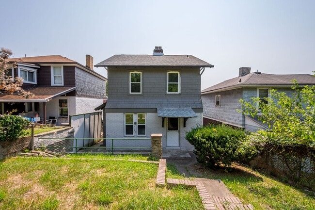 Photo - 1303 Woodlawn Ave