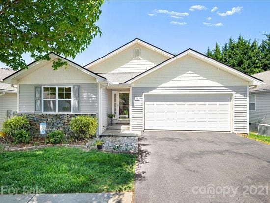 Front view - 50 Clear Creekside Dr
