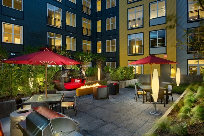Halstead Square - Lotus & Lofts