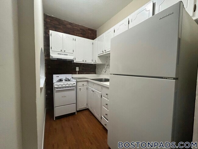 Photo - 70 S Huntington Ave Unidad 4