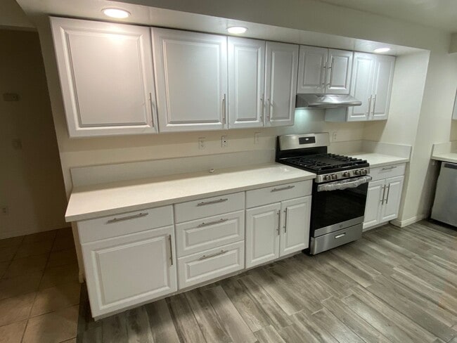 Photo - Updated 5 bedroom 3 bathroom house w/ HUGE YARD