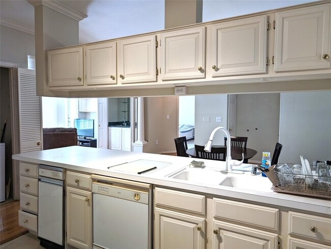 Photo - 2111 Welch St Unit B208