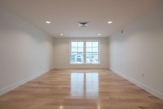 Photo - 2BR/2BA Old Port Condo Onsite Parking Available, Fitness Room and Elevator