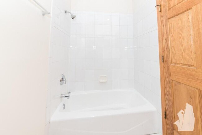 Photo - 3 bedroom in Chicago IL 60614 Unidad 4S