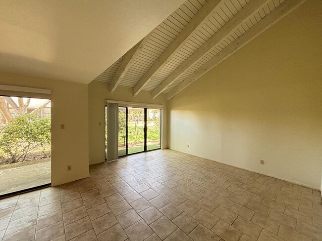 Photo - 1905 West Ln