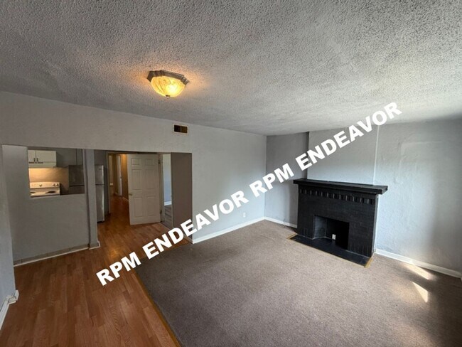 Building Photo - 1407-1407 Rowan Ave Unit 1407 Rowan Ave #A