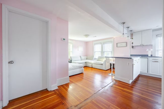 Photo - 1019 Berryville Ave Unit The Queen of Winchester