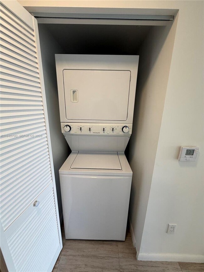 Photo - 1801 SW 32nd Ave