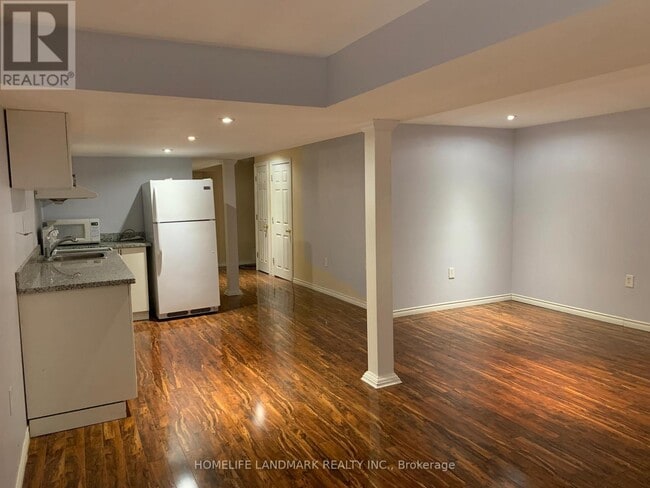 Photo - 3334 Southwick St