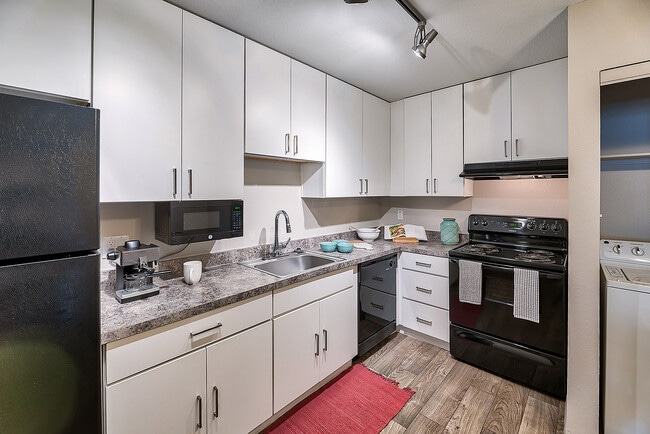 Building Photo - Heritage District