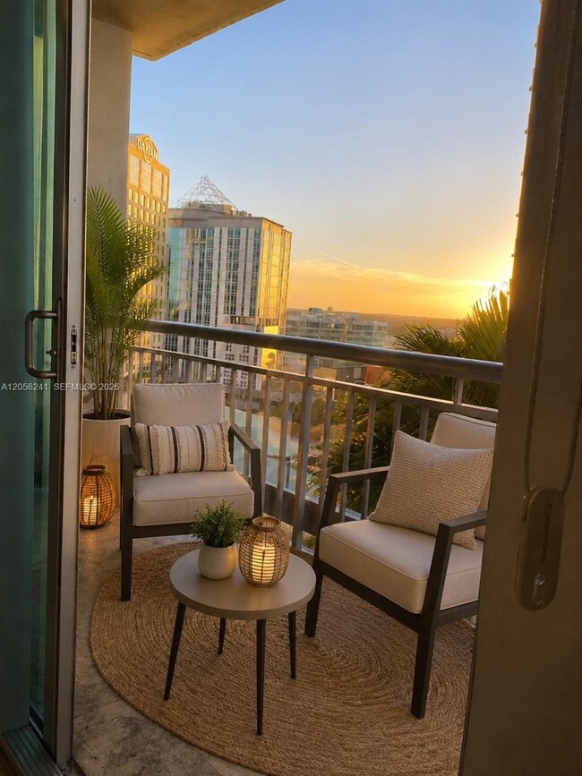 Building Photo - 9055 SW 73rd Ct Unit 910