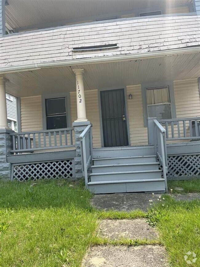 Building Photo - 11702 Honeydale Ave Unit LOWER Rental