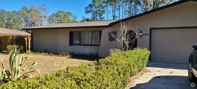 Building Photo - Remodeled 3/2 in Monterey Rental