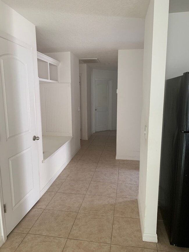 Photo - 5725 Lacar Way