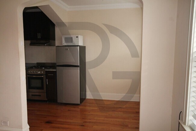 Photo - 4737 N Hermitage Ave Unit 403