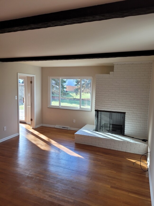 Photo - 2671 Montcalm Rd