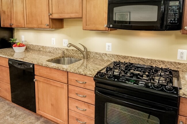 Photo - 513 7th St SE Unit BSMT