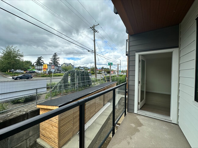 Photo - 1801 Riverside Ln