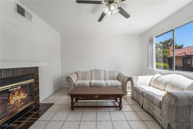 Photo - 4302 Lynnann