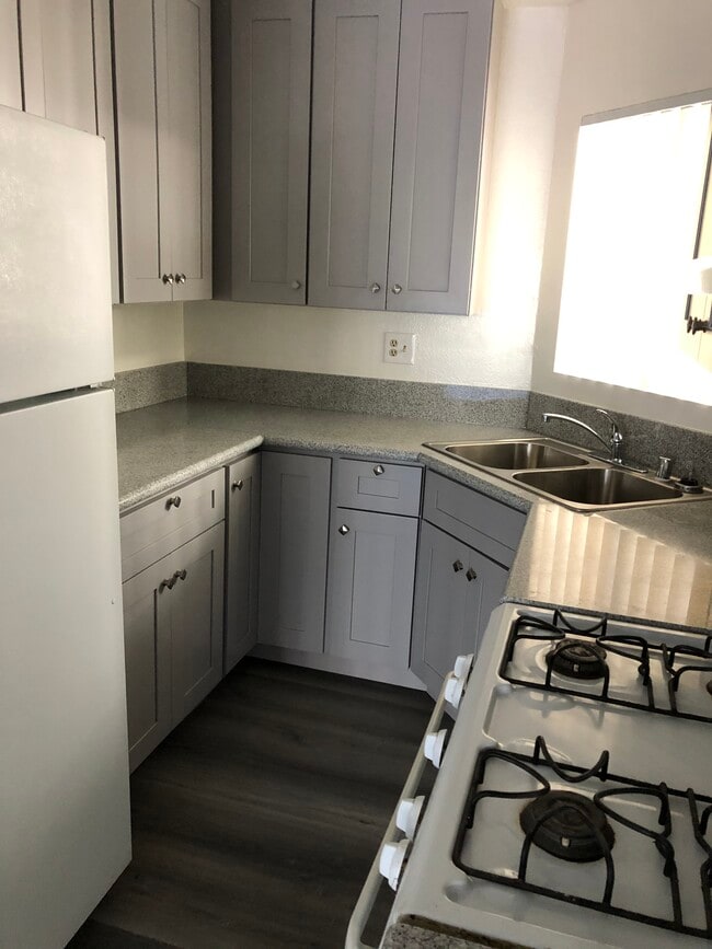 Building Photo - 3671 Glendon Ave Unit 102 Rental
