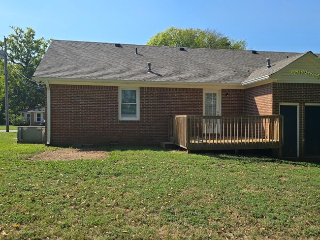 Photo - 204 Hunter Dr