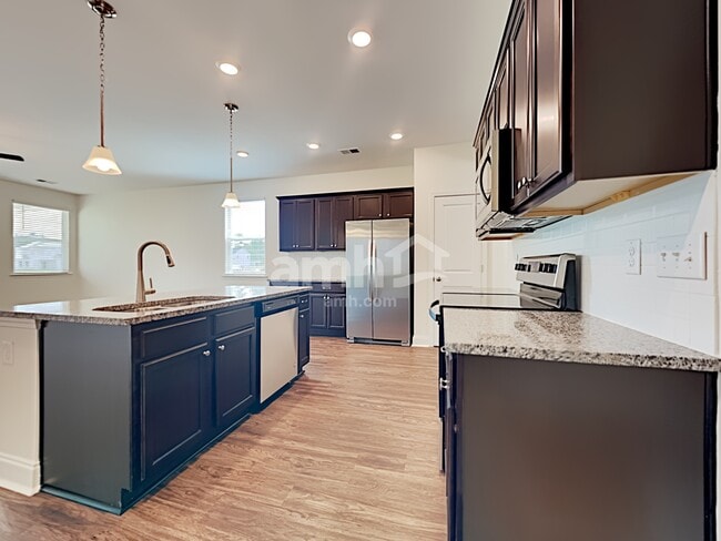 Photo - 284 Bering Ln