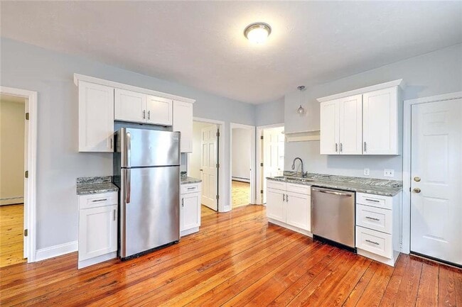 Building Photo - 50 Barton St Unit 2