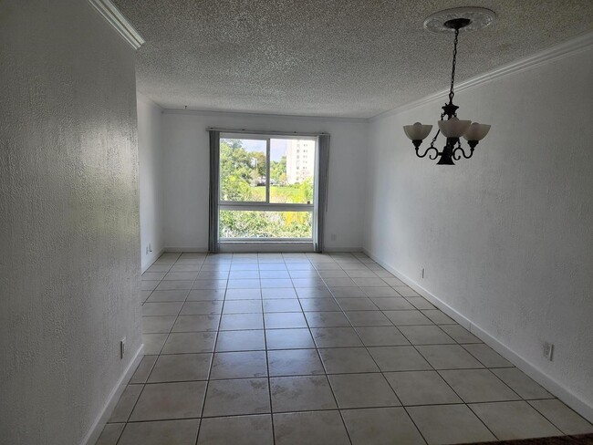 Photo - 2216 N Cypress Bend Dr Unit 402