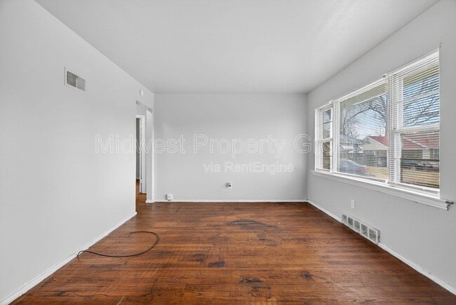 Photo - 5900 Sheriton Dr