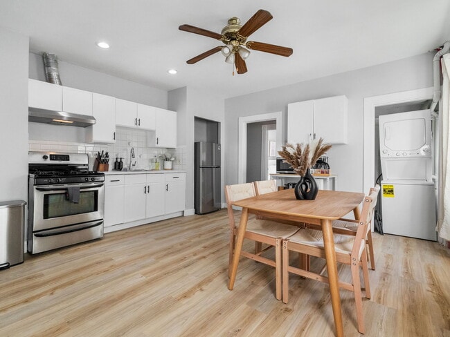 Photo - 168 School St Apartments