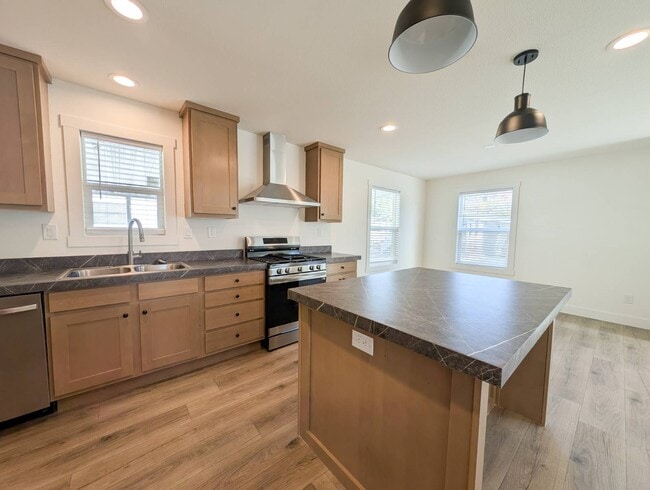 Photo - 400 Sulphur Bank Dr