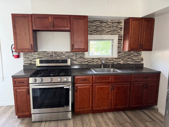 Building Photo - 49 River St Unit Apartment 2