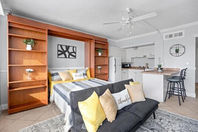 Building Photo - 311 W Ashley St Unit 810