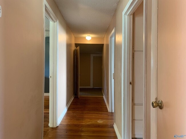 Photo - 1301 Halsey Ave NE