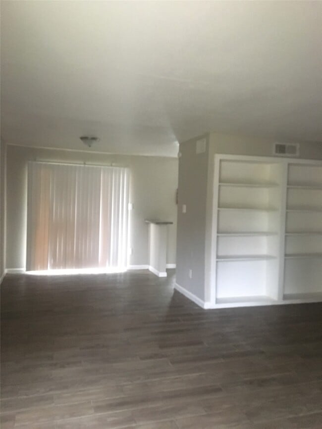 Photo - 5625 Antoine Dr Unidad 708