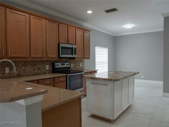Photo - 2822 Inlet Cove Ln W
